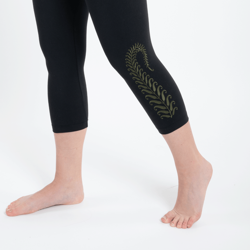 Final Sale High Waist Tummy Tuck Fern Embroidered Yoga Capri Leggings –  TEMA Athletics